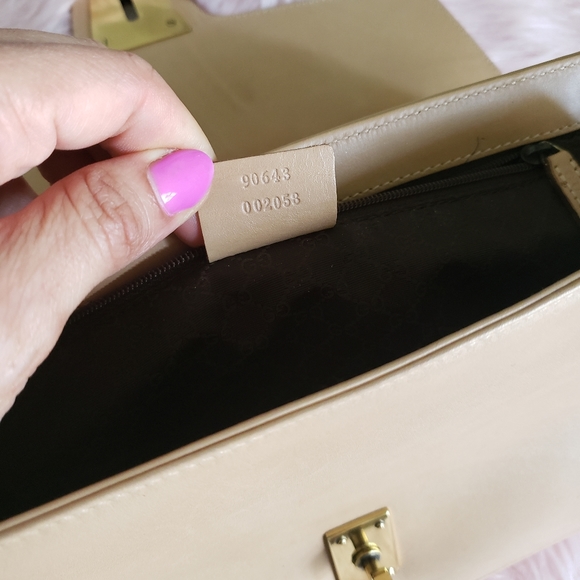 Gucci Tan Leather Shoulder Handbag - Picture 13 of 16